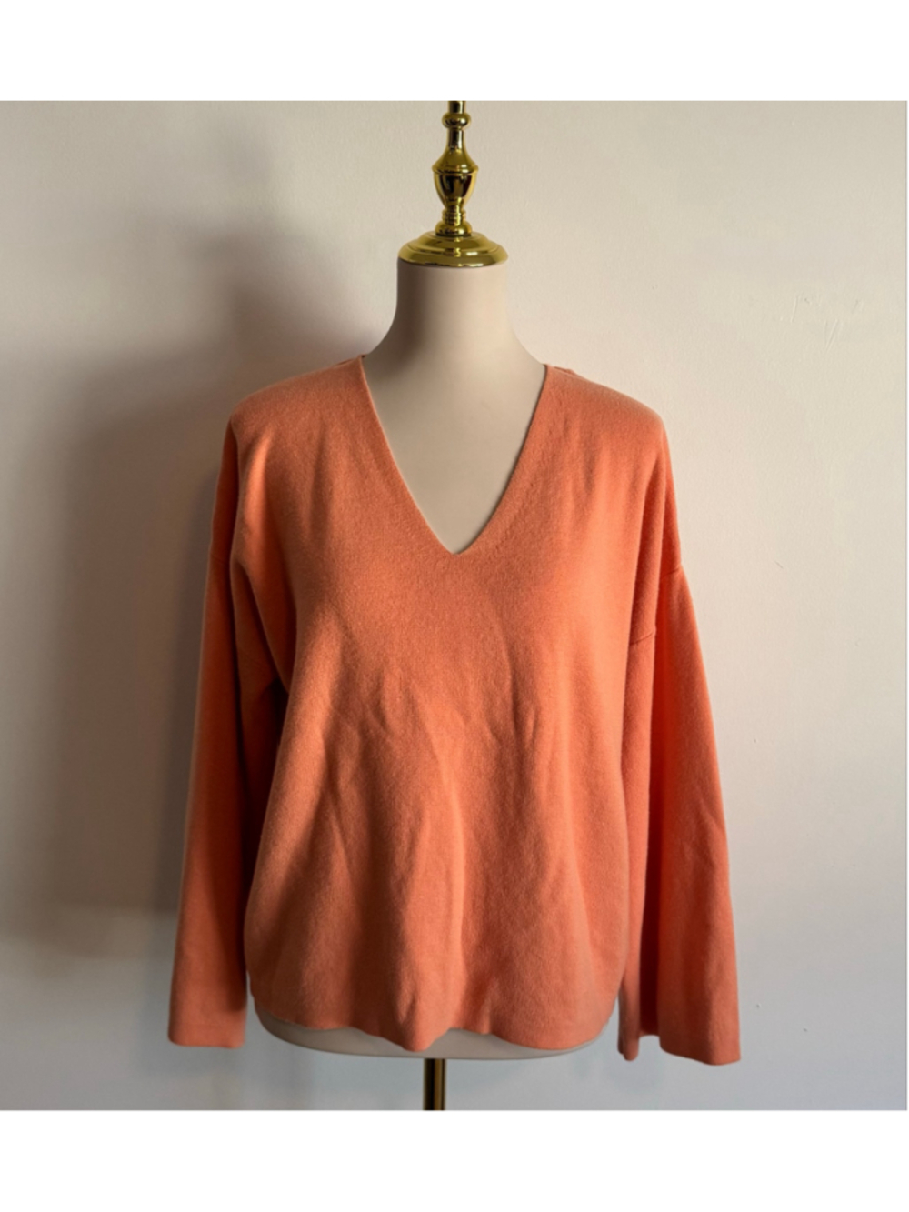 Women's Old Navy V-Neck Sweater, Size L, Orange
